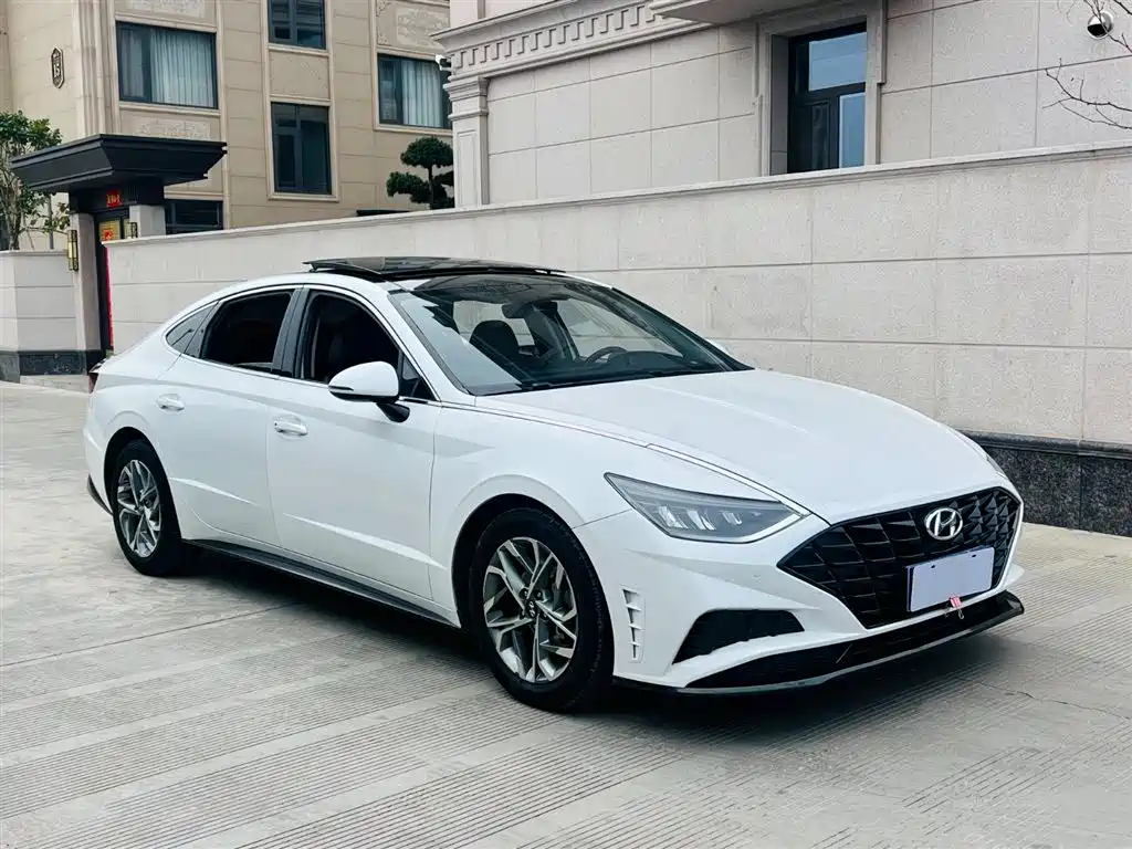 Hyundai Sonata 2022 270T GDi DCT 20th Anniversary Edition 2021 - thumbnail 3