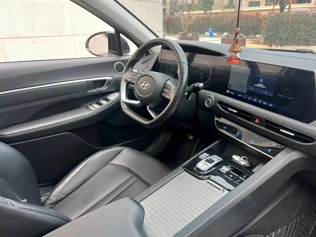Hyundai Sonata 2022 270T GDi DCT 20th Anniversary Edition 2021 - thumbnail 9