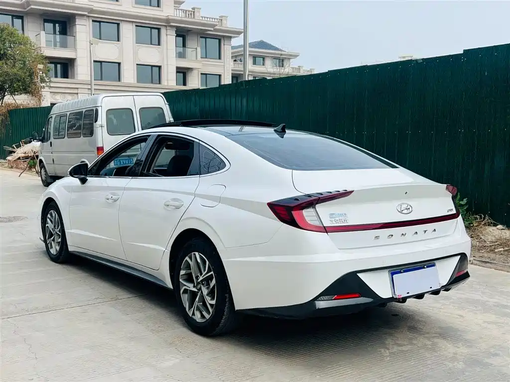 Hyundai Sonata 2022 270T GDi DCT 20th Anniversary Edition 2021 - thumbnail 11