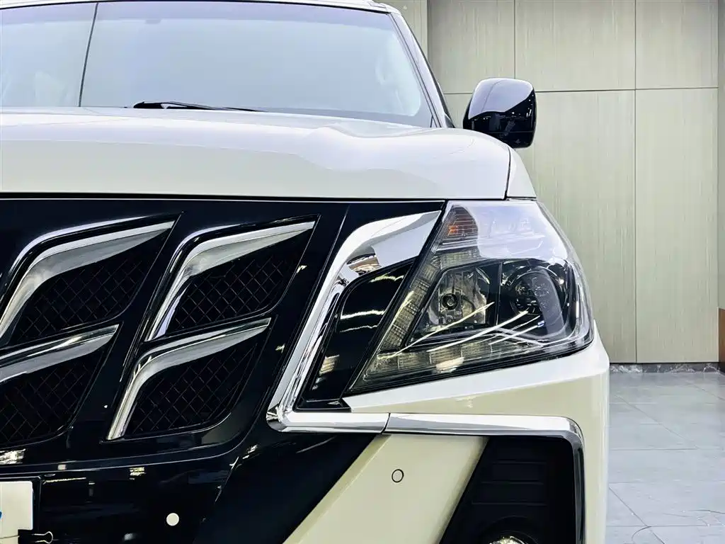 Nissan Nissan Patrol Y62 2018 4.0L Middle East Version 2018 - thumbnail 7