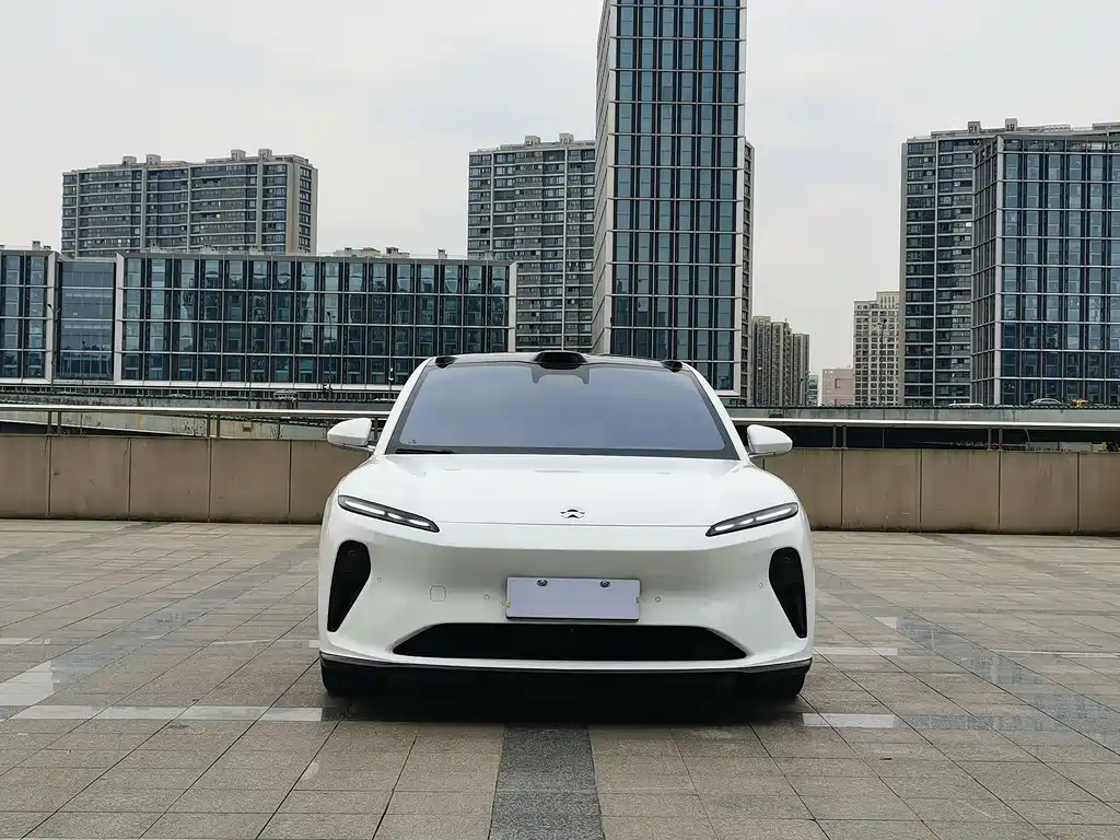 NIO NIO ET5 2022 75kWh 2023 - thumbnail 2