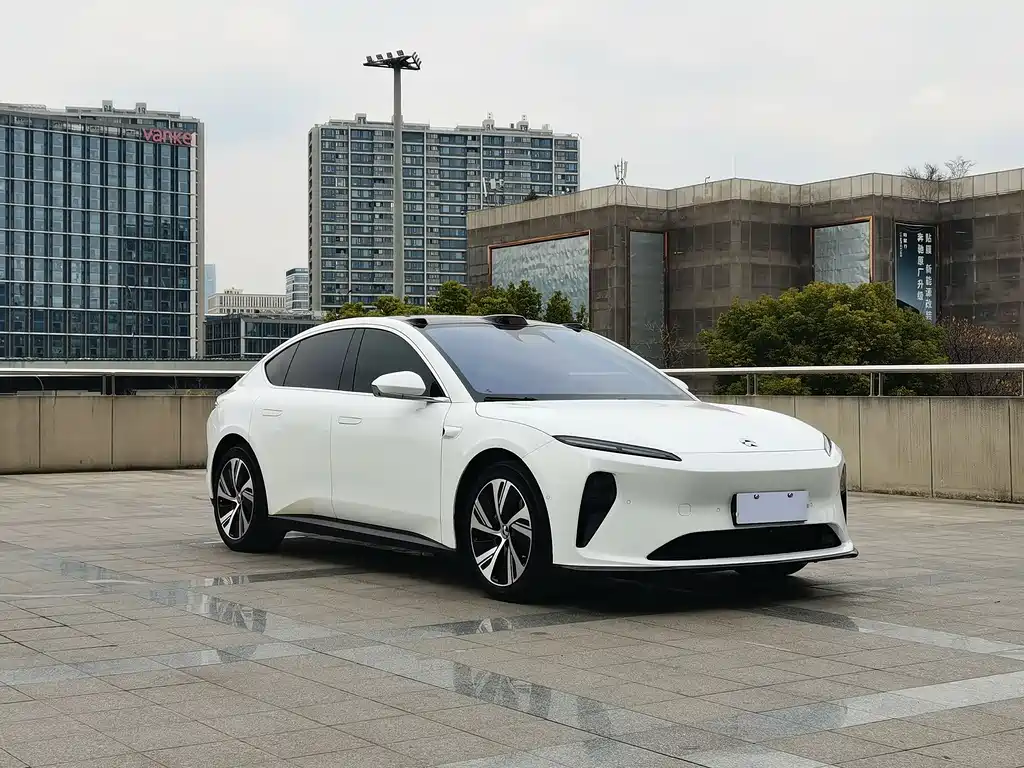 NIO NIO ET5 2022 75kWh 2023 - thumbnail 3