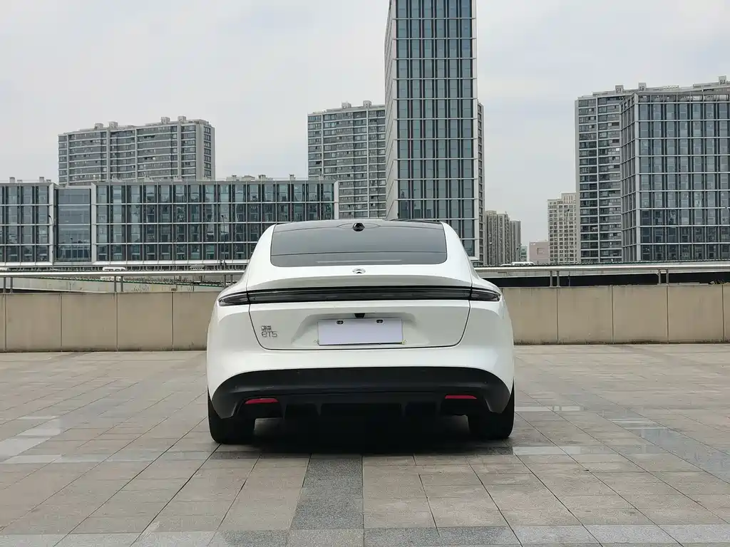 NIO NIO ET5 2022 75kWh 2023 - thumbnail 6