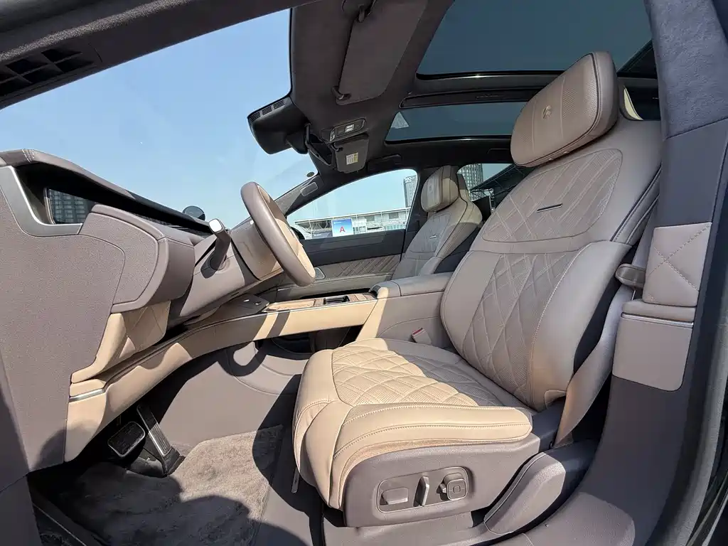NIO NIO ET9 2025 Model 102kWh 2025 - thumbnail 9