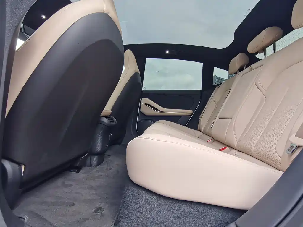 NIO NIO ET5 2022 75kWh 2023 - thumbnail 12