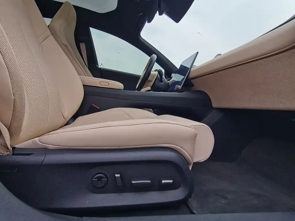NIO NIO ET5 2022 75kWh 2023 - thumbnail 13