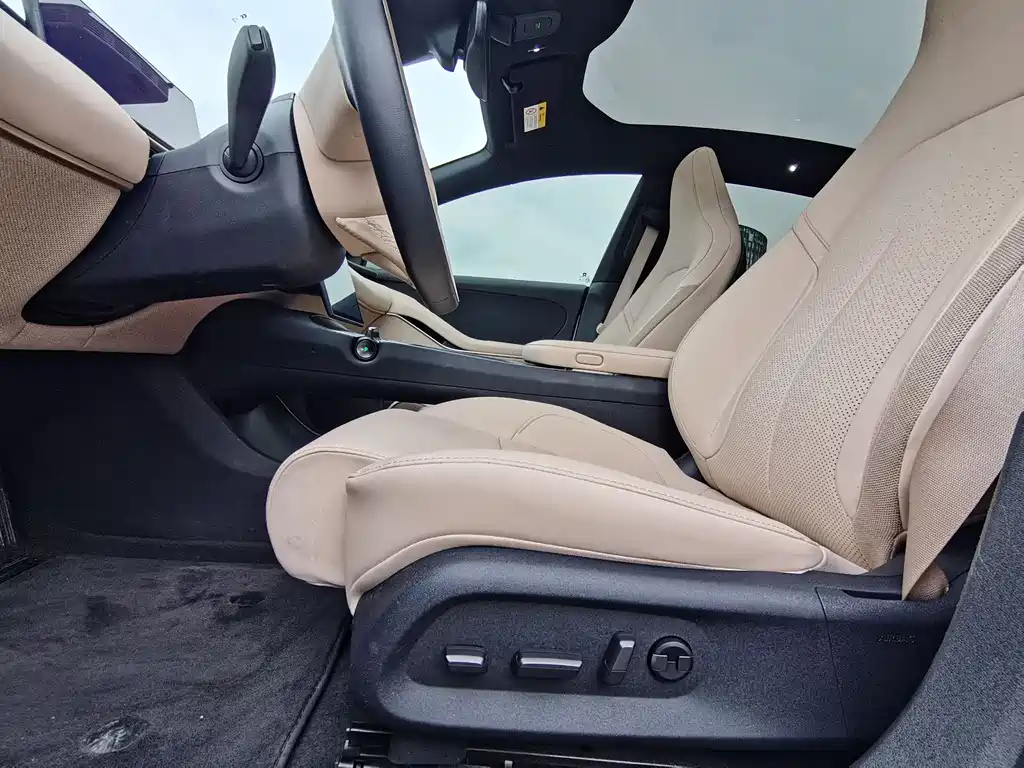 NIO NIO ET5 2022 75kWh 2023 - thumbnail 14