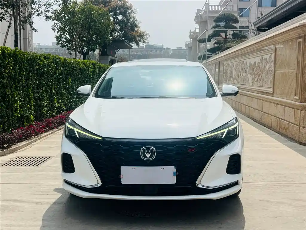 Changan Yidong 2022 PLUS Blue Whale NE 1.4T GDI DCT Flagship Edition 2022 - thumbnail 2