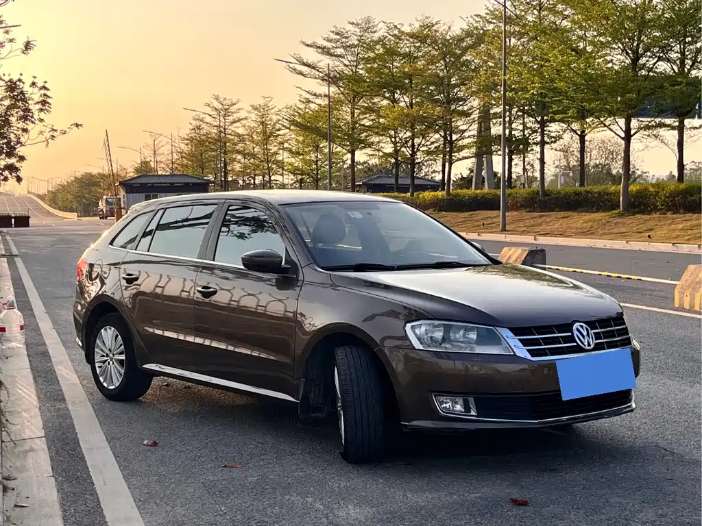 Volkswagen Lavida 2013 1.4TSI Manual Comfort 2014 - thumbnail 2