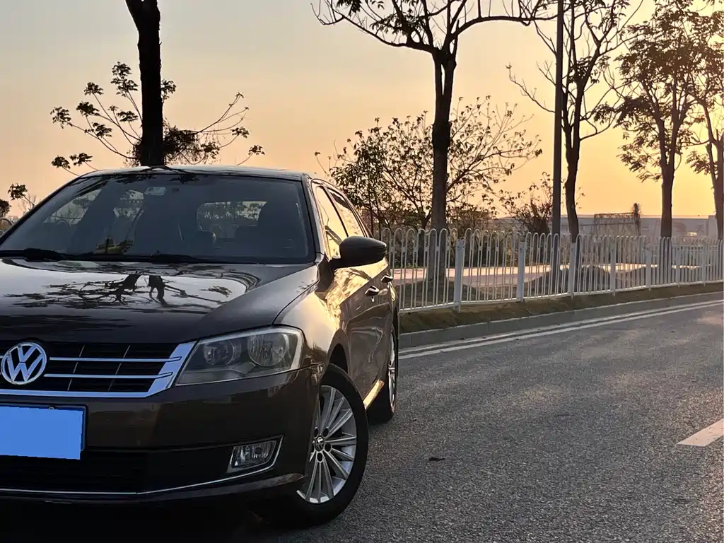Volkswagen Lavida 2013 1.4TSI Manual Comfort 2014 - thumbnail 5