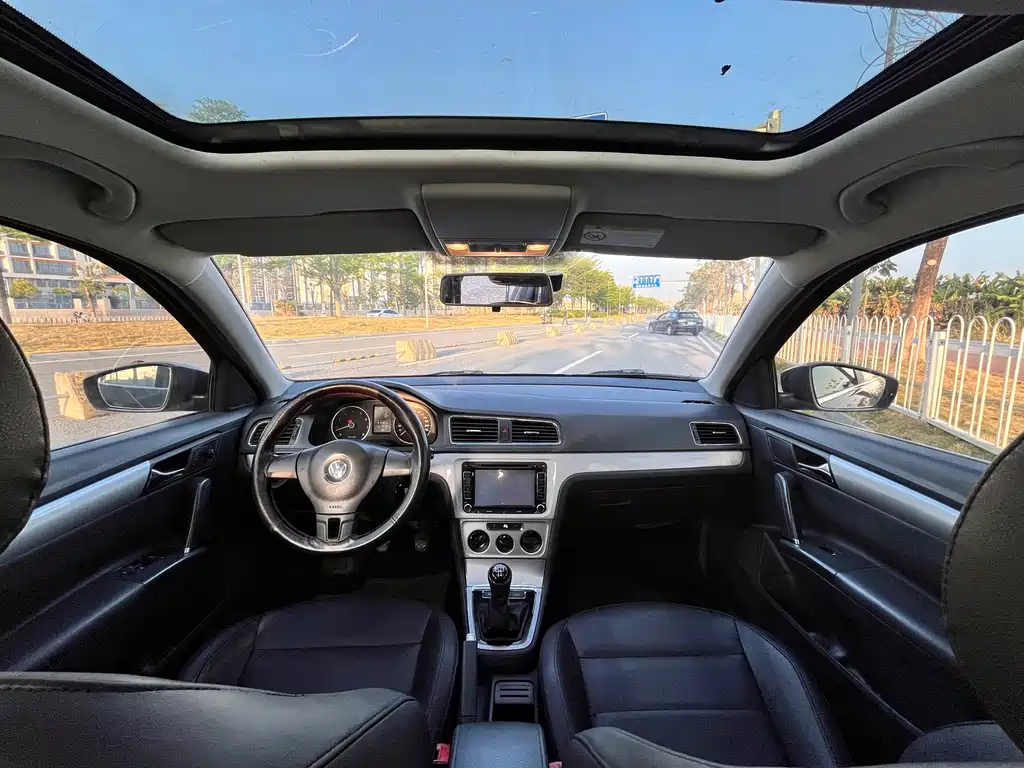 Volkswagen Lavida 2013 1.4TSI Manual Comfort 2014 - thumbnail 6