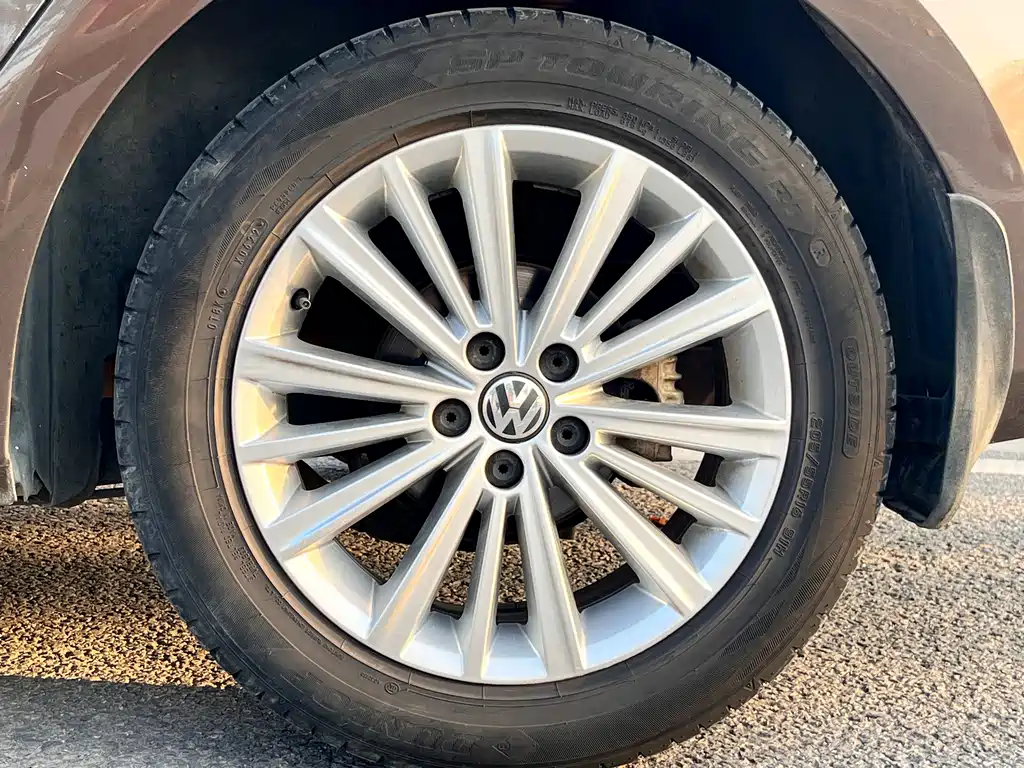 Volkswagen Lavida 2013 1.4TSI Manual Comfort 2014 - thumbnail 10