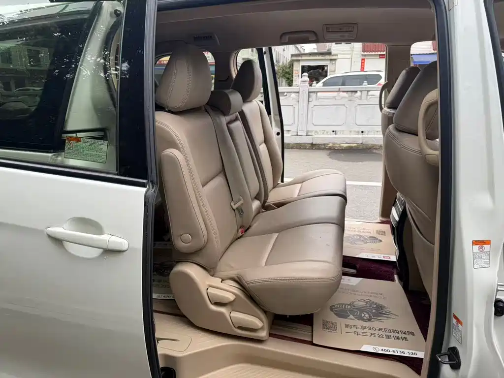 Toyota Toyota Previa 2017 2.4L Middle East Version 2019 - thumbnail 9