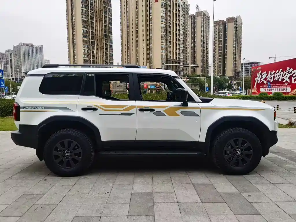 Toyota Prado 2025 2.4T Wild WX 6-seater 2025 - thumbnail 5