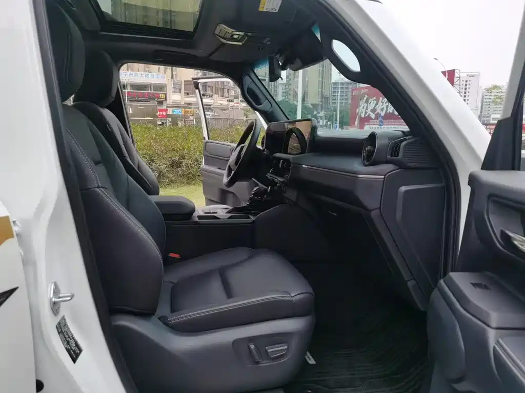 Toyota Prado 2025 2.4T Wild WX 6-seater 2025 - thumbnail 7
