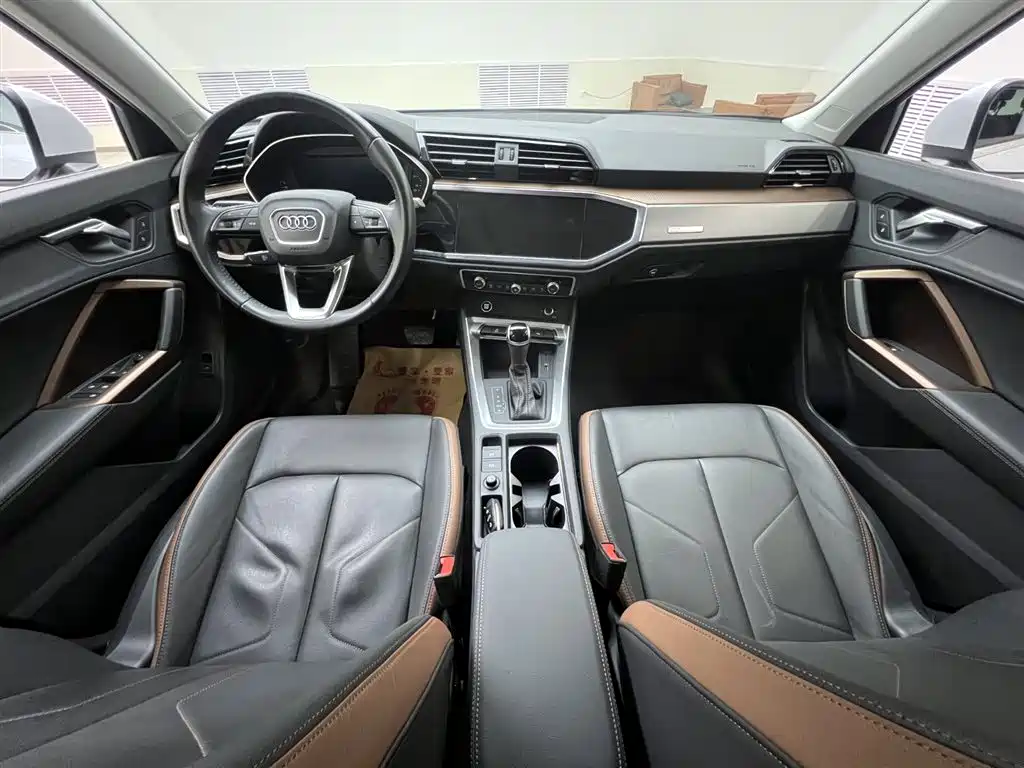 Audi Audi Q3 2021 35 TFSI Fashion Elegant Model 2021 - thumbnail 7