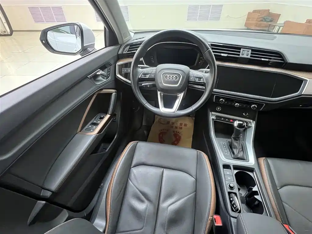 Audi Audi Q3 2021 35 TFSI Fashion Elegant Model 2021 - thumbnail 8
