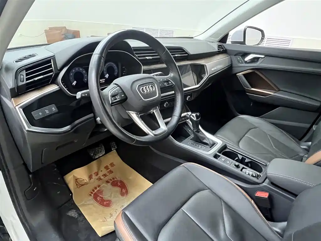 Audi Audi Q3 2021 35 TFSI Fashion Elegant Model 2021 - thumbnail 12