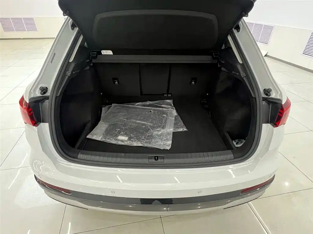 Audi Audi Q3 2021 35 TFSI Fashion Elegant Model 2021 - thumbnail 20