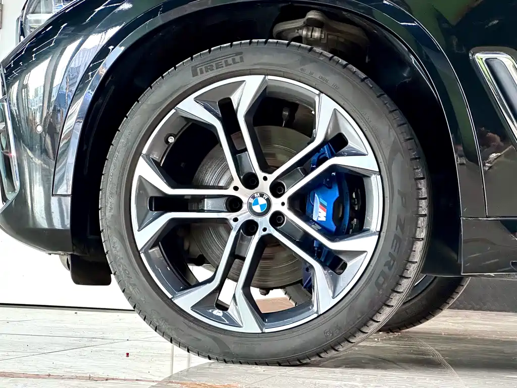 BMW BMW X5 xDrive 40Li M Sport Package 2022 Model Year 2023 - thumbnail 6