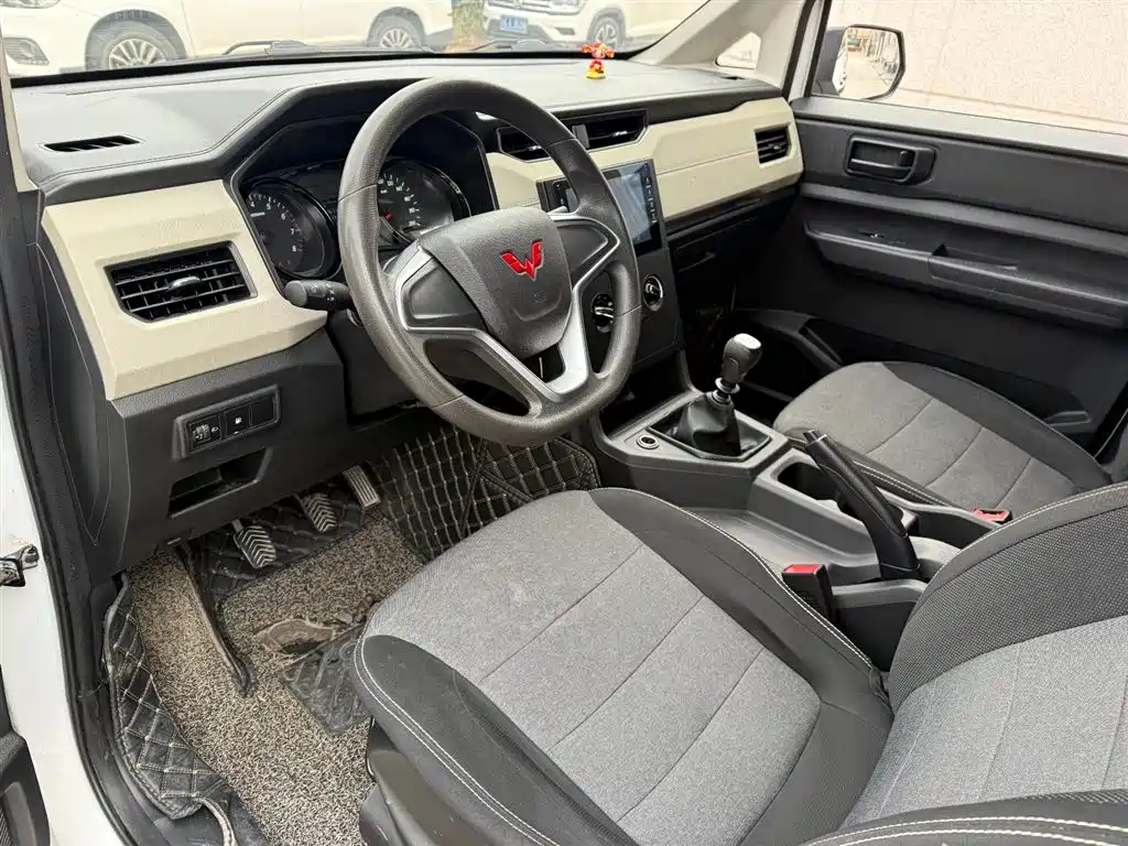 Wuling Motors Wuling Zhengcheng 2021 1.5T Manual Comfort Edition 2023 - thumbnail 4