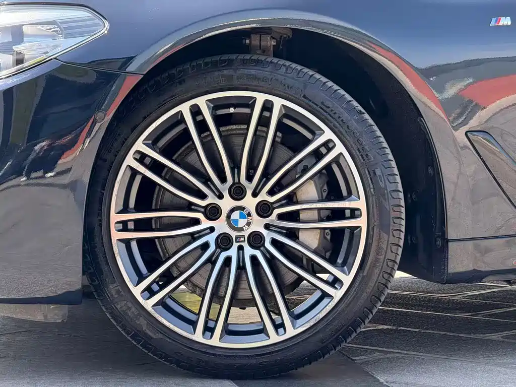 BMW BMW 5 Series 2019 530Li Leading Model M Sport Package 2019 - thumbnail 10