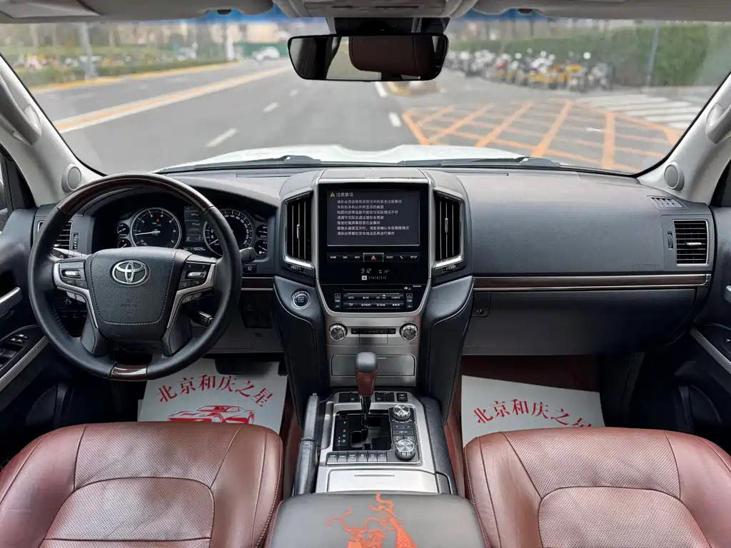 Toyota Land Cruiser (Imported) 2017 Model 5.7L Middle East Version 2017 - thumbnail 11