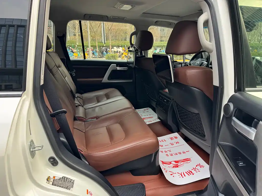 Toyota Land Cruiser (Imported) 2017 Model 5.7L Middle East Version 2017 - thumbnail 22