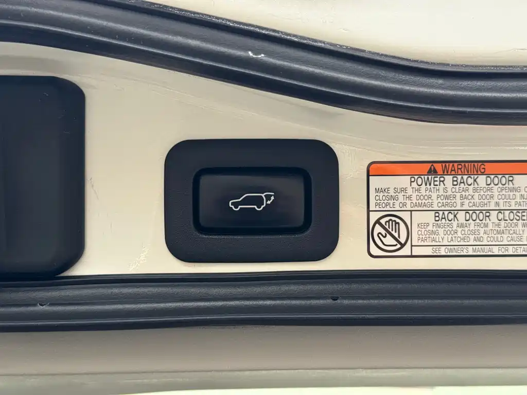 Toyota Land Cruiser (Imported) 2017 Model 5.7L Middle East Version 2017 - thumbnail 24