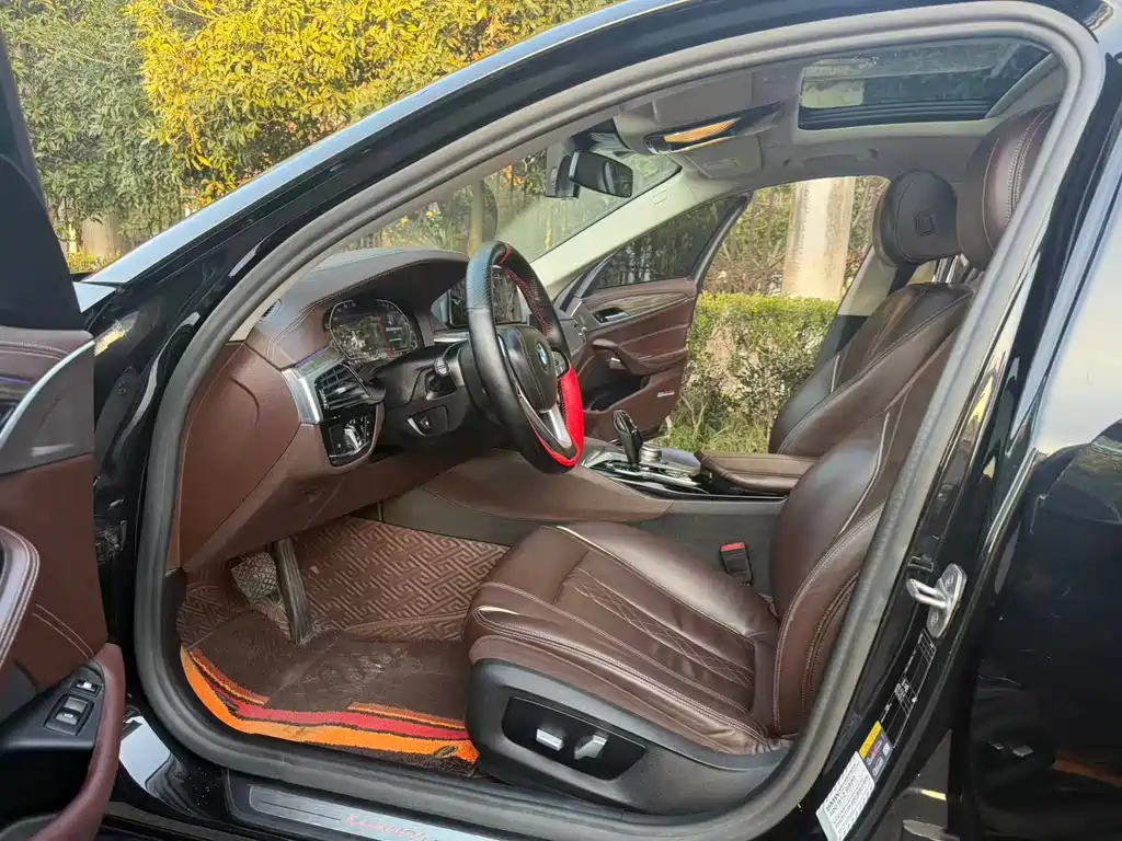 BMW BMW 5 Series Hybrid 2020 530Le Luxury Package 2019 - thumbnail 11