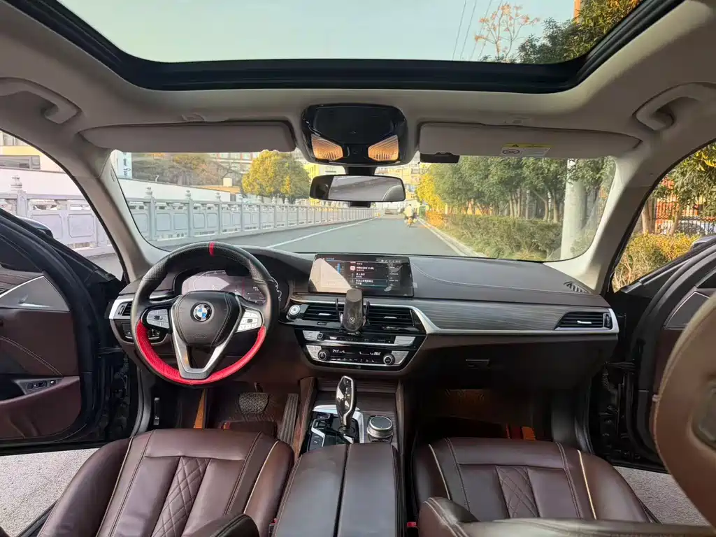 BMW BMW 5 Series Hybrid 2020 530Le Luxury Package 2019 - thumbnail 12