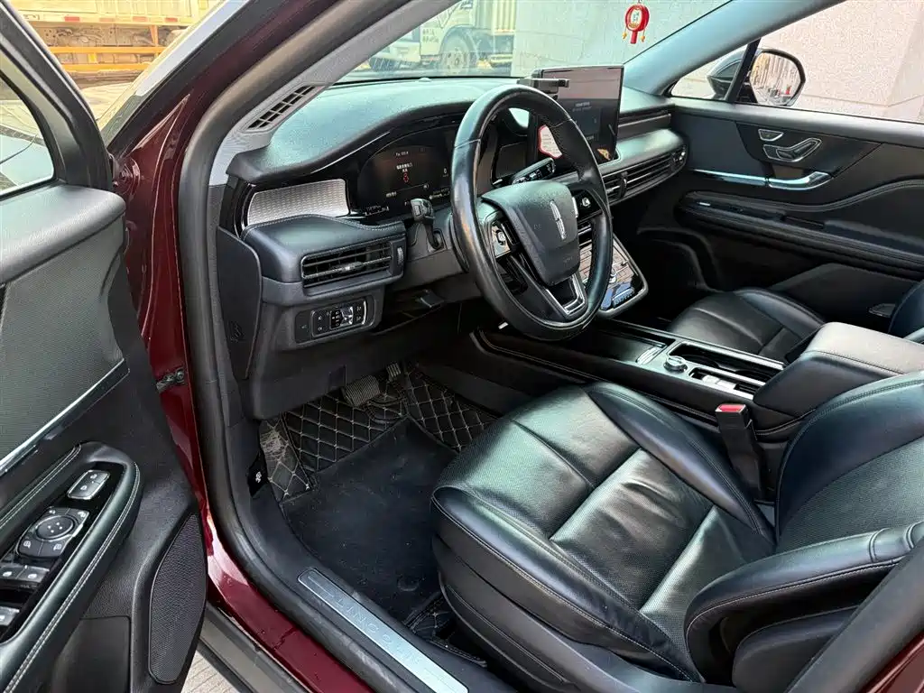 Lincoln Lynx 2021 2.0T Two-Wheel Drive Premium Elegant Edition 2021 - thumbnail 4