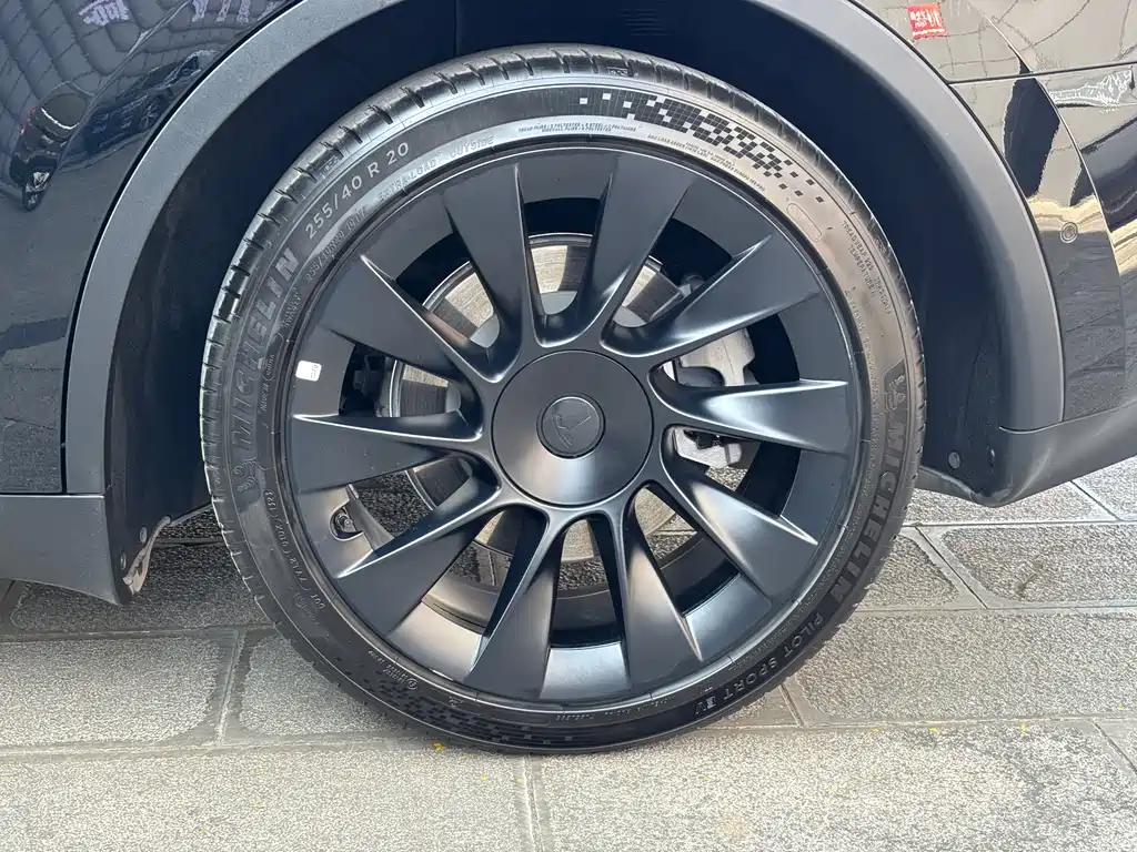 Tesla Model Y 2022 Rear-Wheel Drive Version 2023 - thumbnail 21