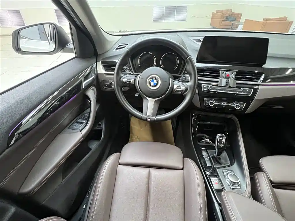 BMW BMW X1 2022 sDrive20Li Premium Model 2022 - thumbnail 8