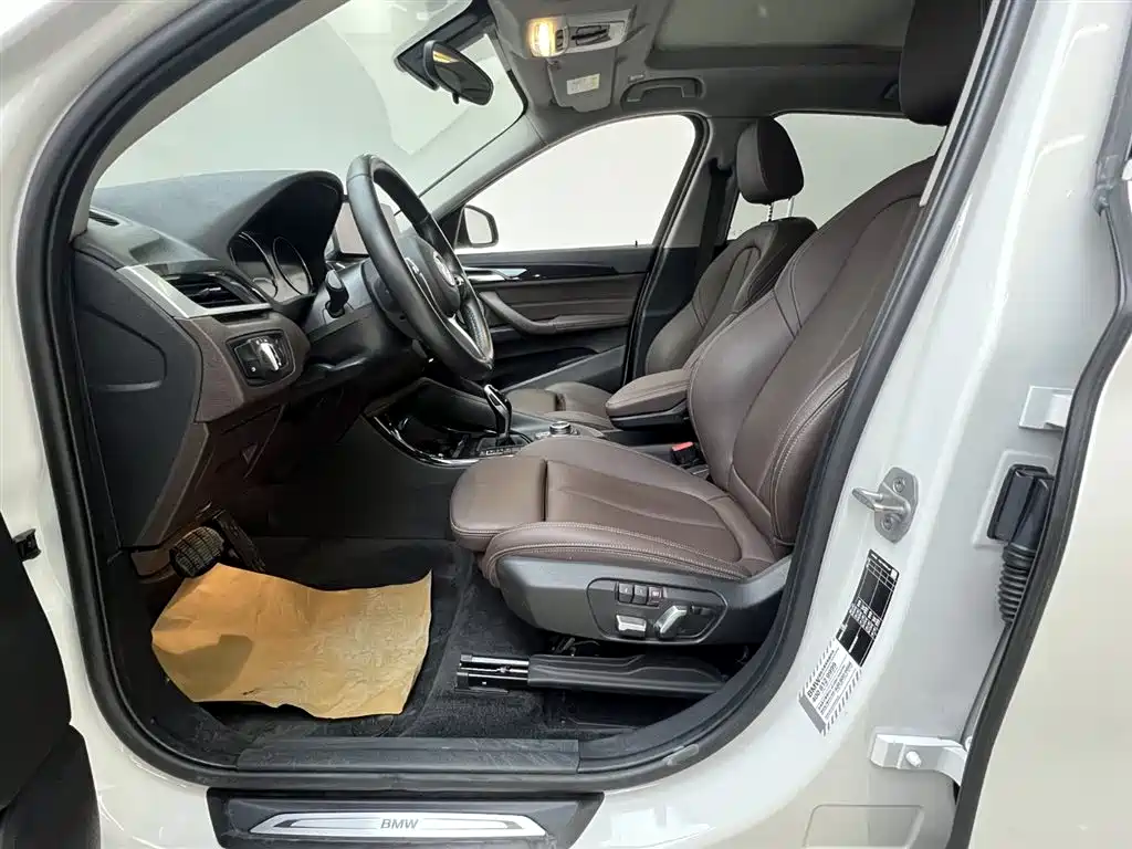 BMW BMW X1 2022 sDrive20Li Premium Model 2022 - thumbnail 13