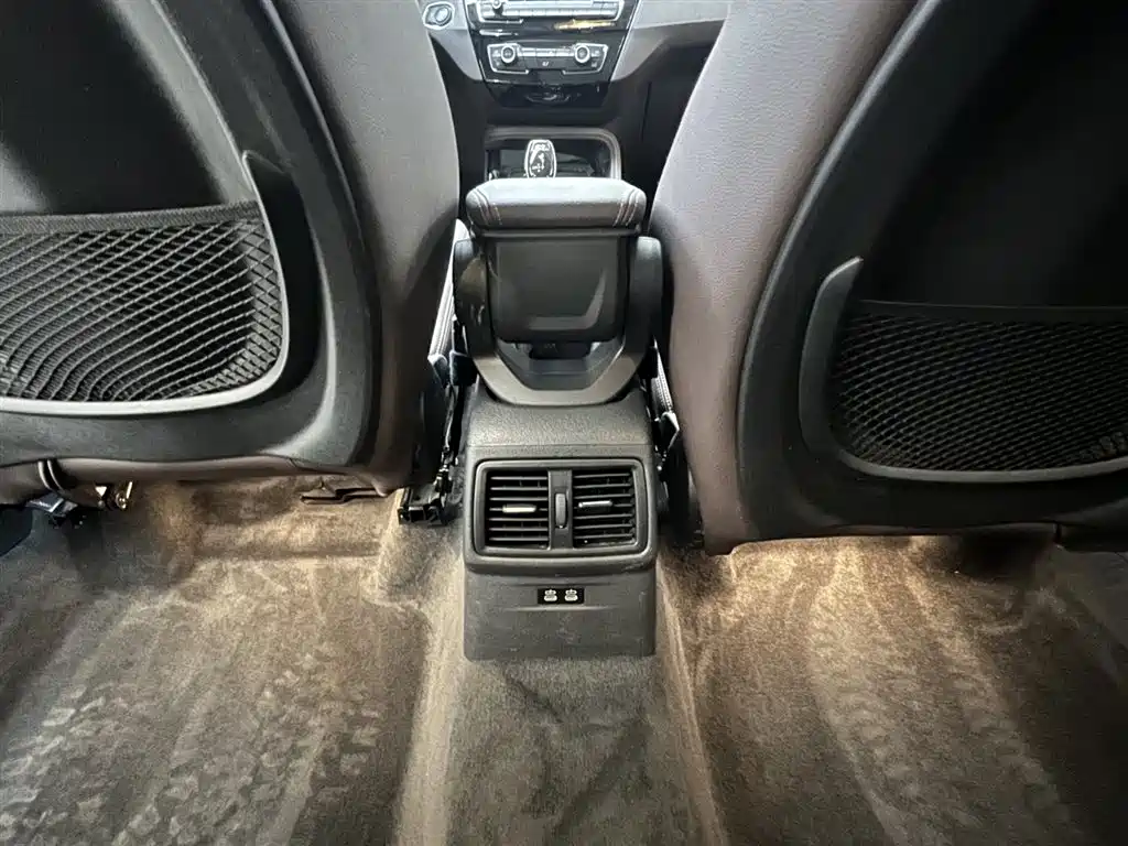BMW BMW X1 2022 sDrive20Li Premium Model 2022 - thumbnail 18