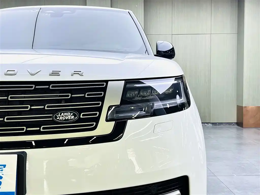 Land Rover Range Rover 2023 3.0 L6 360PS Vogue Edition 2023 - thumbnail 7