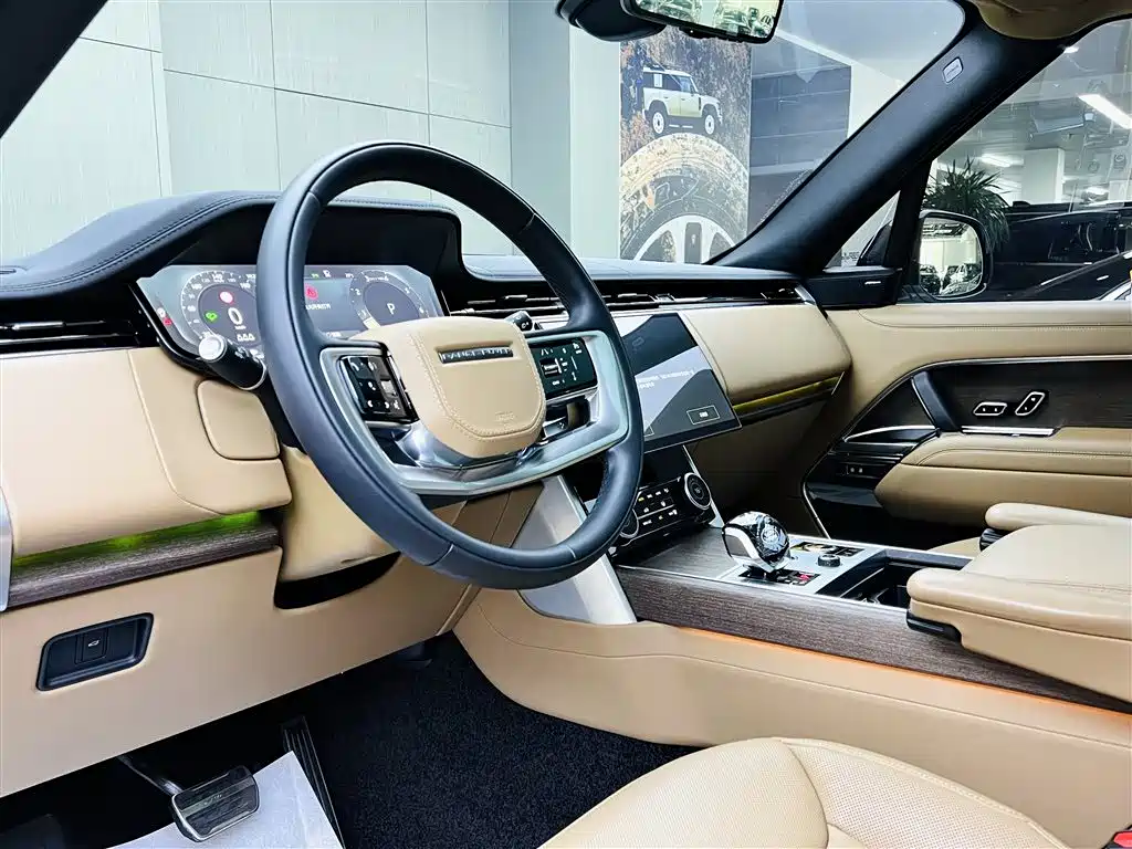 Land Rover Range Rover 2023 3.0 L6 360PS Vogue Edition 2023 - thumbnail 8