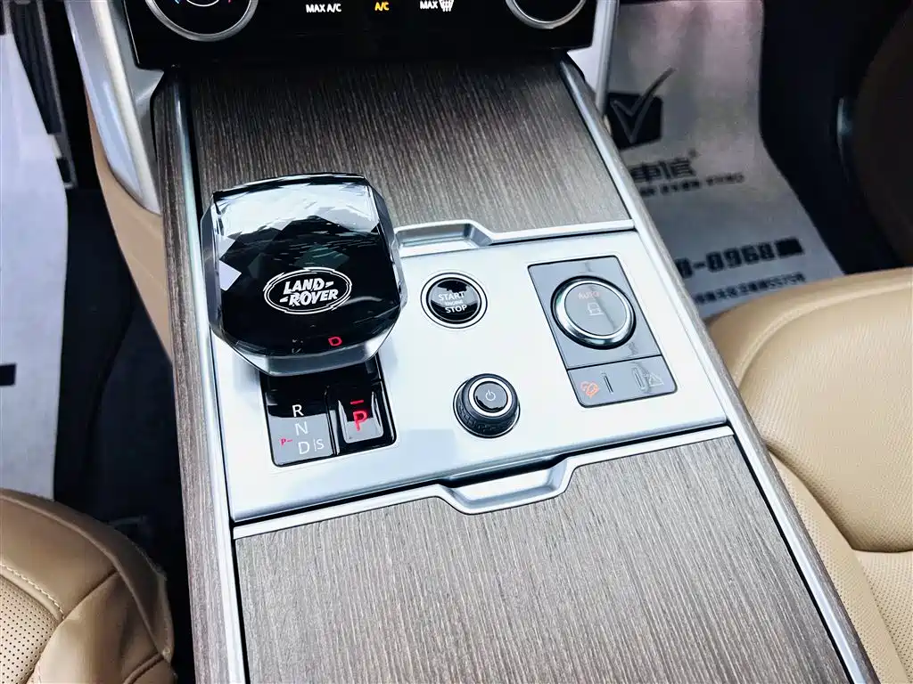 Land Rover Range Rover 2023 3.0 L6 360PS Vogue Edition 2023 - thumbnail 14