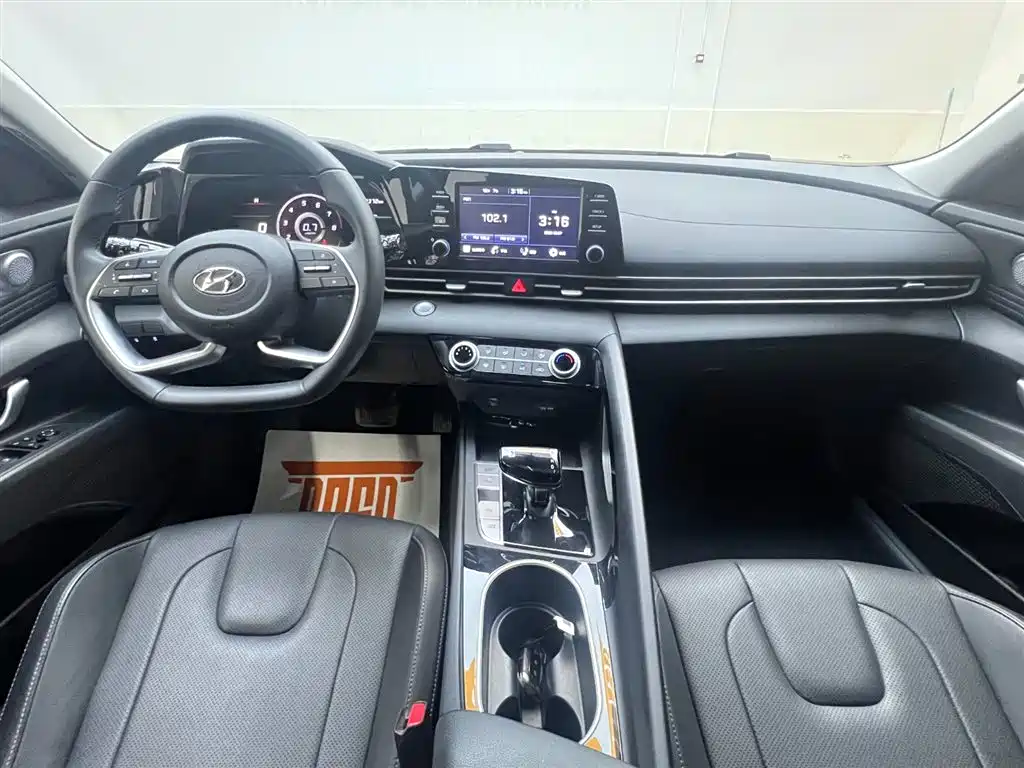 Hyundai Hyundai Elantra 2021 1.5L CVT GLX Elite Edition 2022 - thumbnail 8