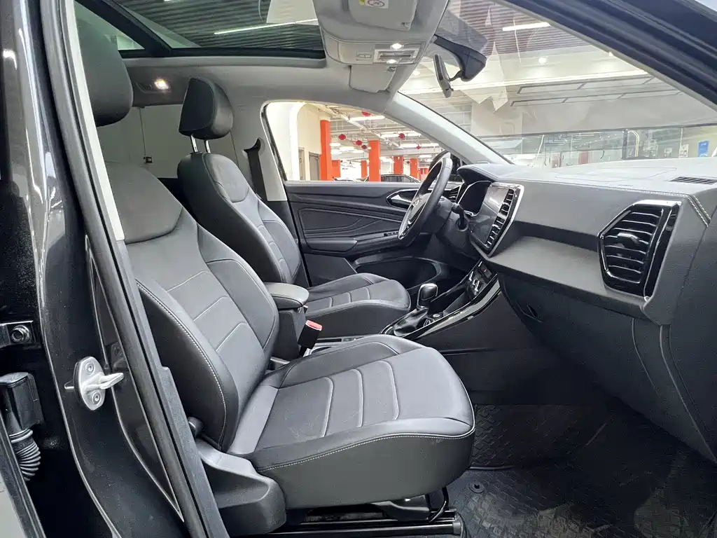Jetta Jetta VS7 2022 Black Edition 1.4T Automatic Comfort Pro 2022 - thumbnail 14