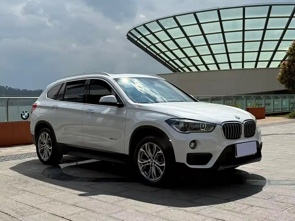 BMW BMW X1 2018 sDrive20Li Leading Edition 2018 - thumbnail 3
