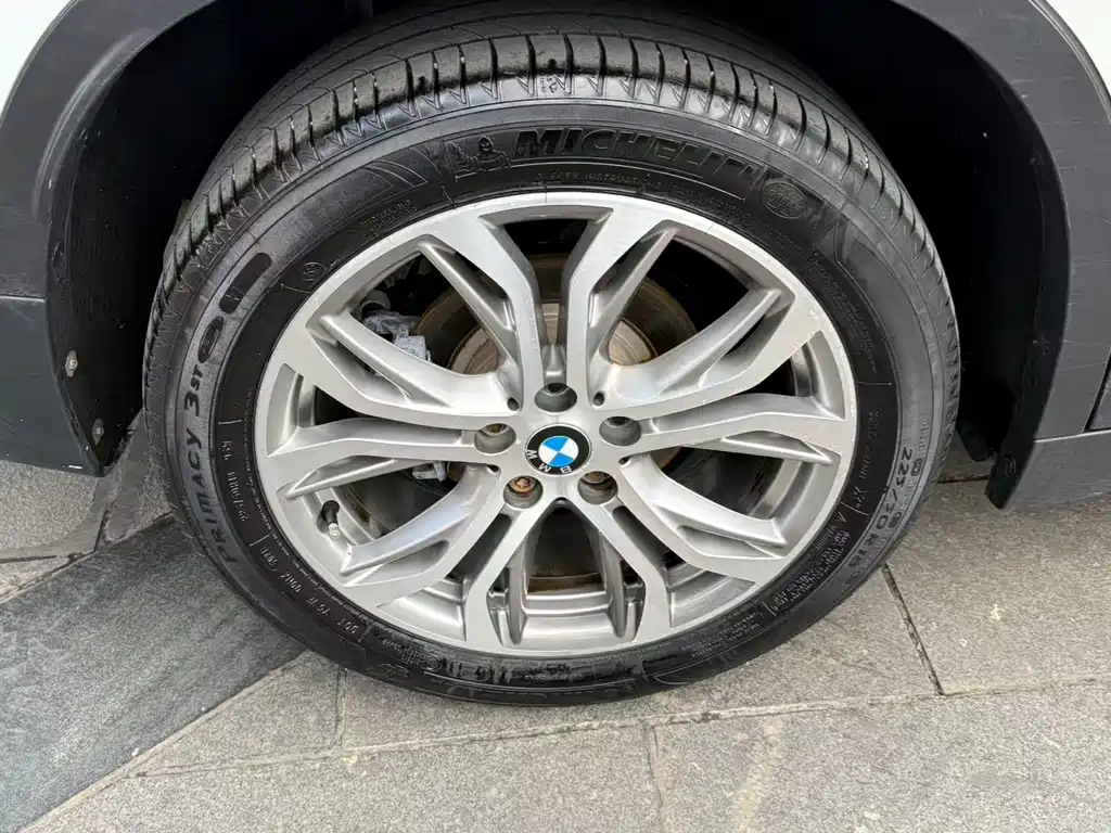 BMW BMW X1 2018 sDrive20Li Leading Edition 2018 - thumbnail 17