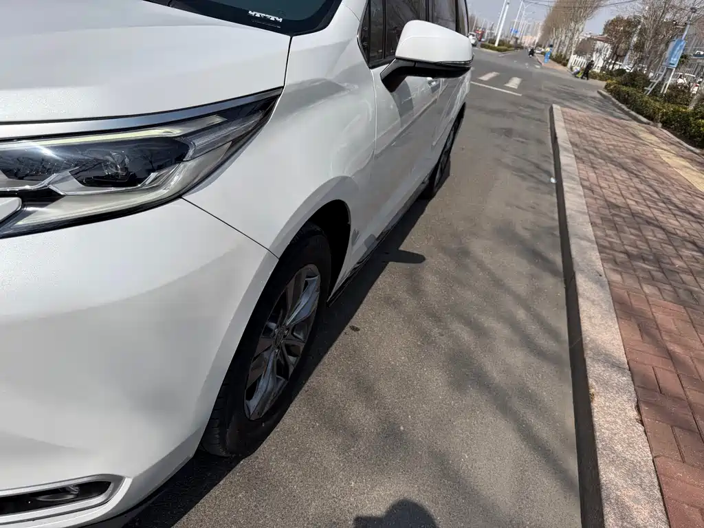 Toyota Toyota Sienna 2026 2.5L Hybrid AWD Premium Edition 2026 - thumbnail 3