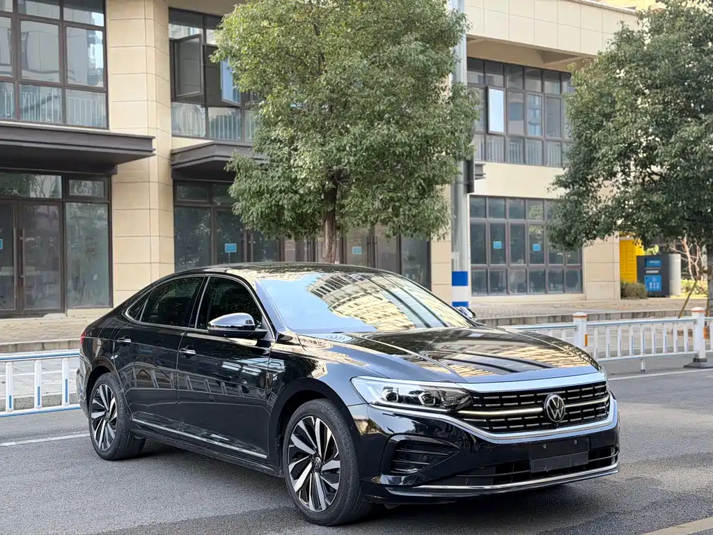 Volkswagen Volkswagen Passat 2022 380TSI Flagship Edition 2022 - thumbnail 3