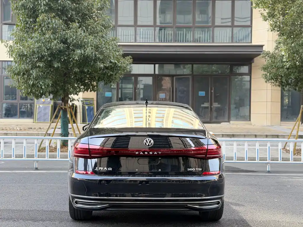 Volkswagen Volkswagen Passat 2022 380TSI Flagship Edition 2022 - thumbnail 5