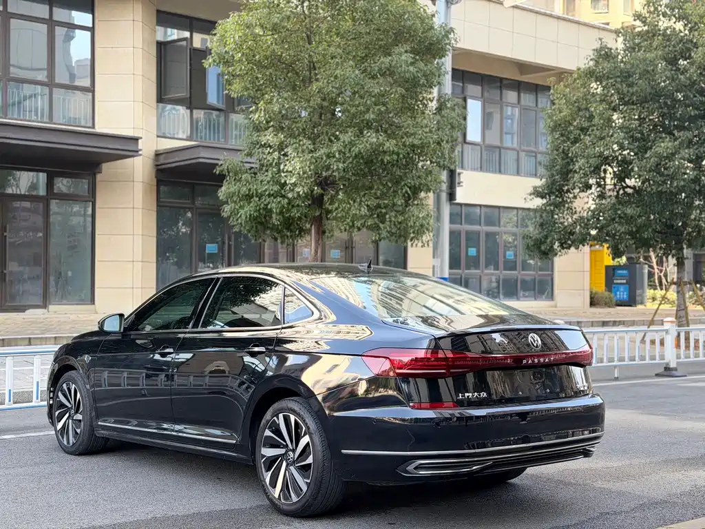 Volkswagen Volkswagen Passat 2022 380TSI Flagship Edition 2022 - thumbnail 6