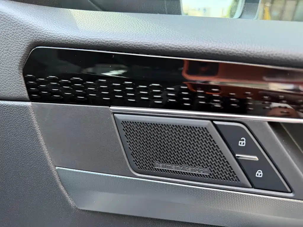 Volkswagen Volkswagen Passat 2022 380TSI Flagship Edition 2022 - thumbnail 10