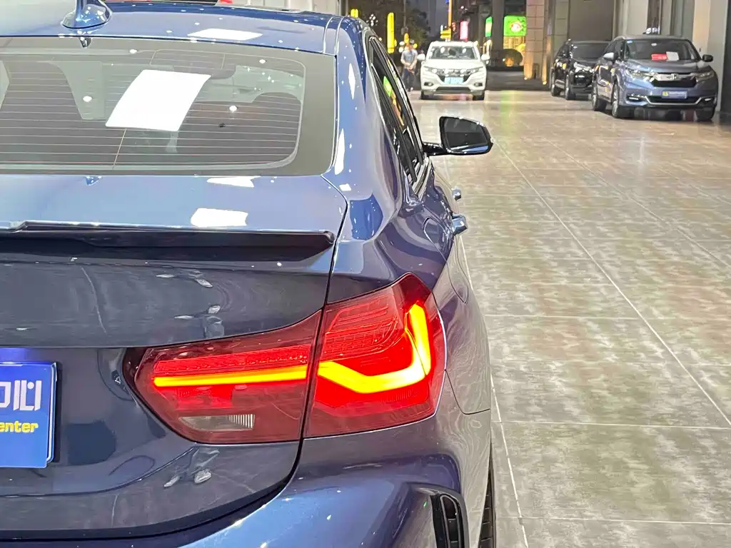 BMW BMW 1 Series 2023 125i M Sport Shadow Night Edition 2023 - thumbnail 28