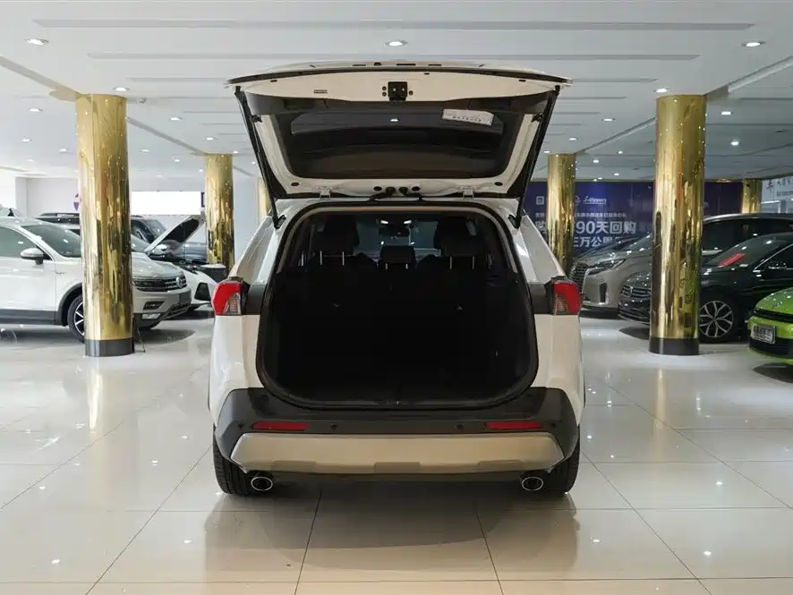 Toyota RAV4 2024 2.0L CVT 2WD Fashion Edition 2025 - thumbnail 7